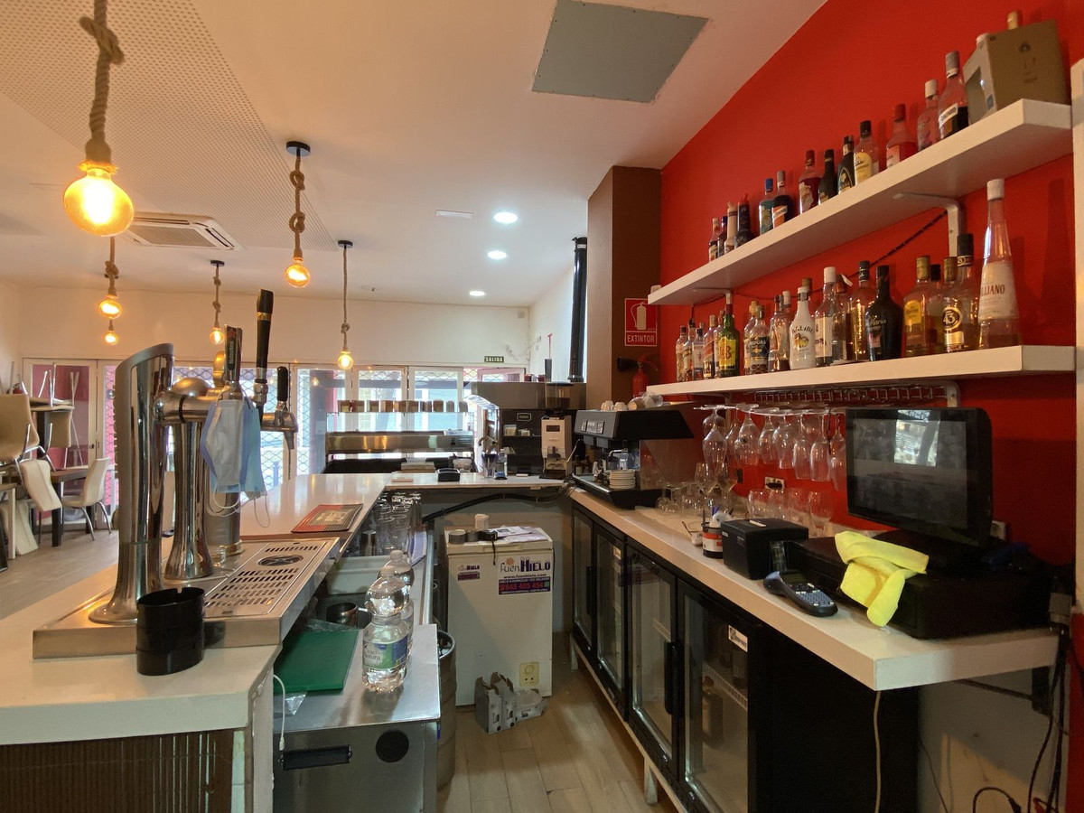 Commercial unit for sale in Fuengirola Costa Del Sol, Málaga, Spain