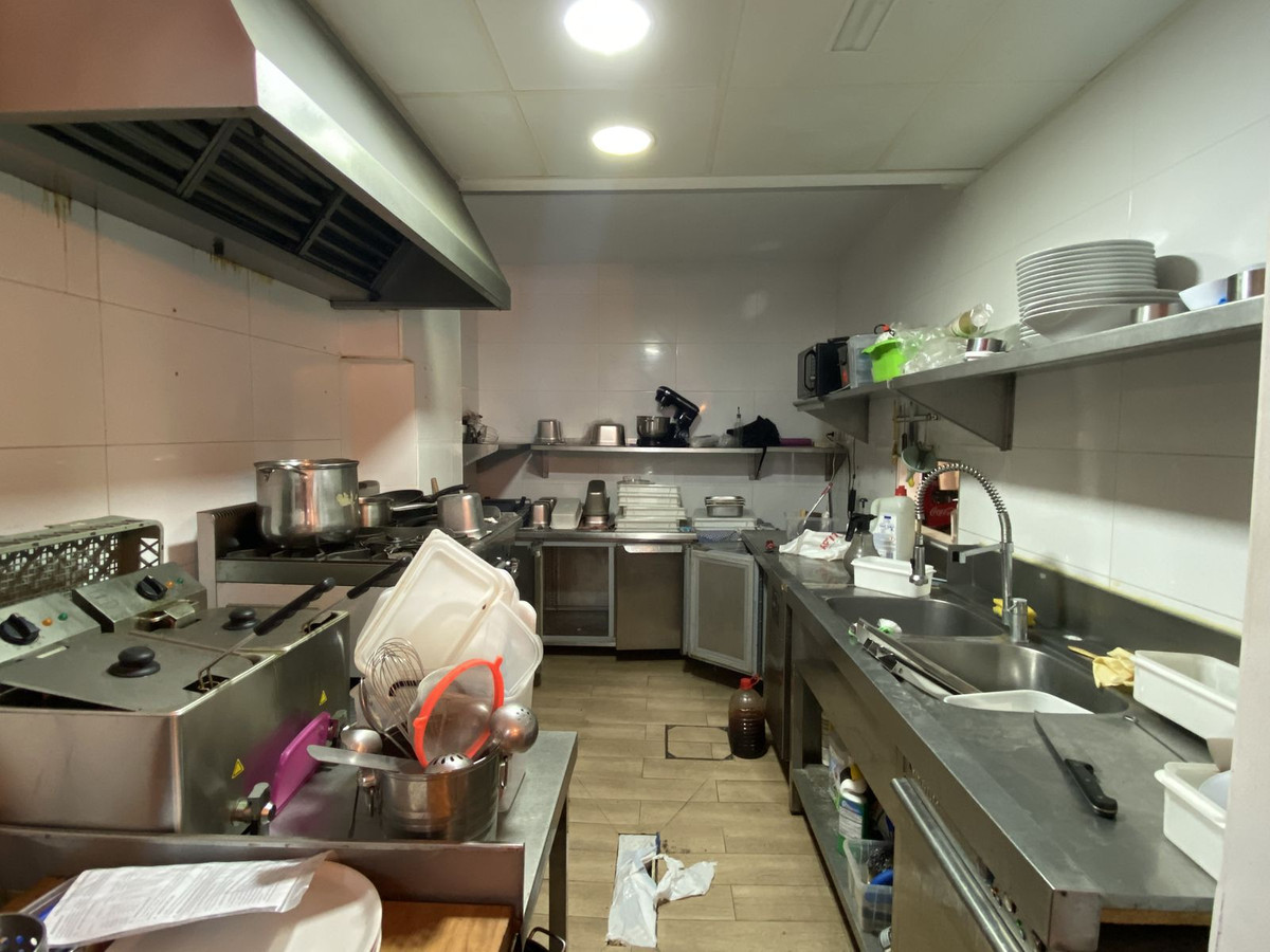 Commercial unit for sale in Fuengirola Costa Del Sol, Málaga, Spain