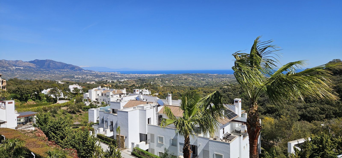 3 Bed Apartment for sale in La Mairena Costa Del Sol, Málaga, Spain