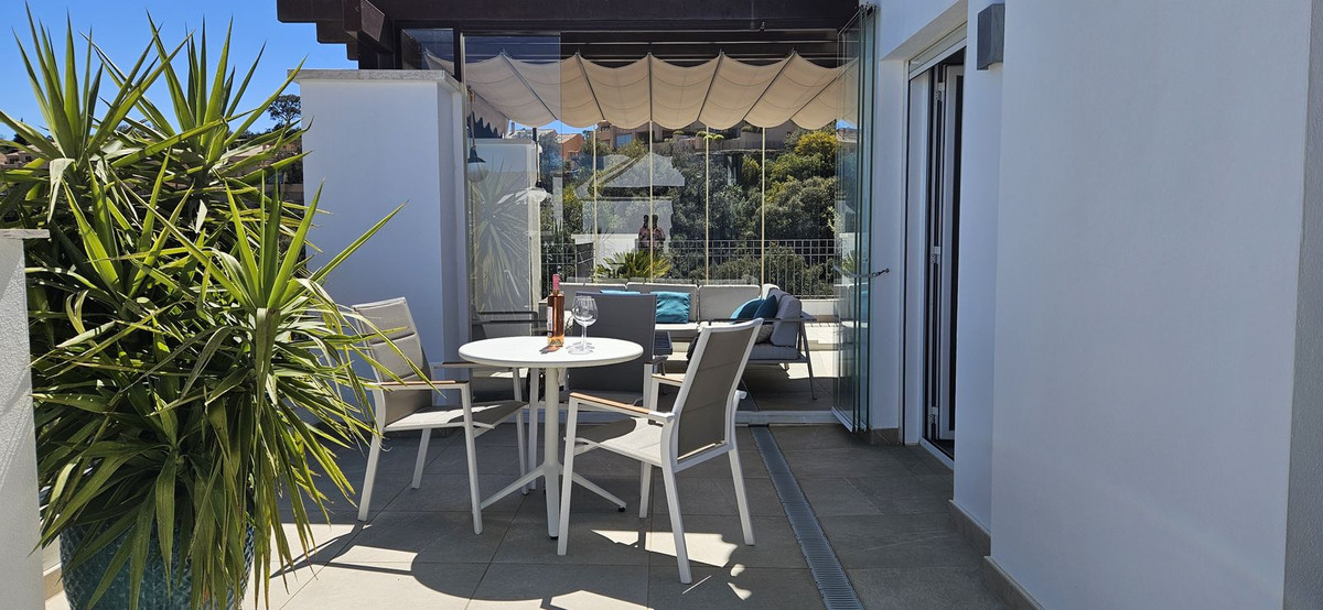 3 Bed Apartment for sale in La Mairena Costa Del Sol, Málaga, Spain