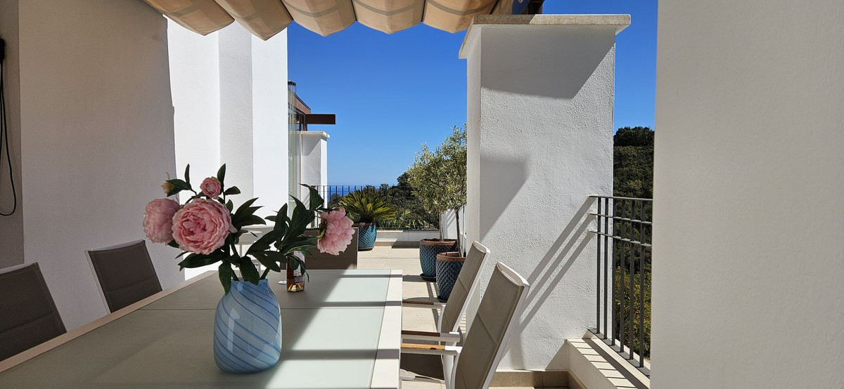 3 Bed Apartment for sale in La Mairena Costa Del Sol, Málaga, Spain