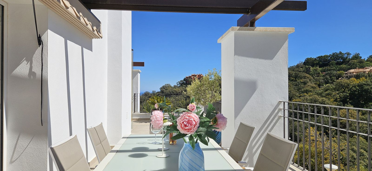 3 Bed Apartment for sale in La Mairena Costa Del Sol, Málaga, Spain
