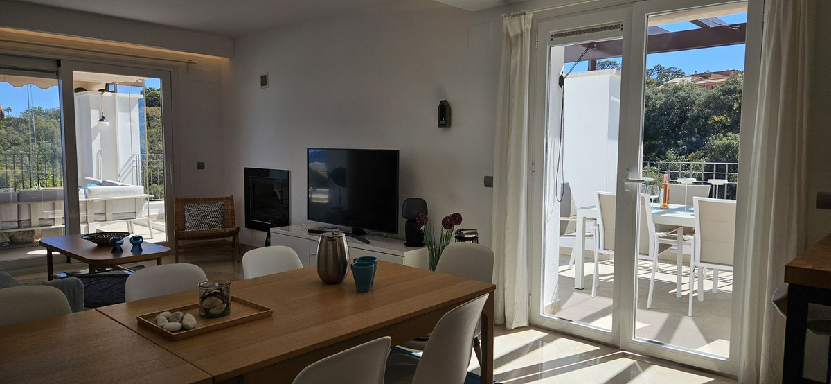 3 Bed Apartment for sale in La Mairena Costa Del Sol, Málaga, Spain
