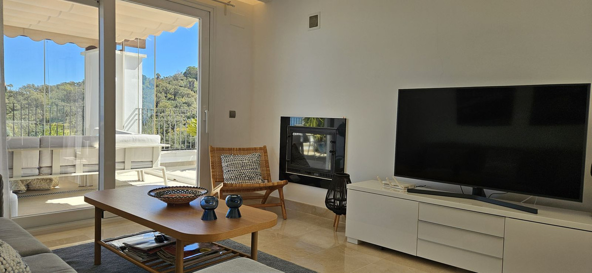 3 Bed Apartment for sale in La Mairena Costa Del Sol, Málaga, Spain