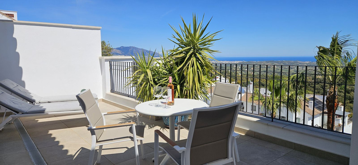 3 Bed Apartment for sale in La Mairena Costa Del Sol, Málaga, Spain