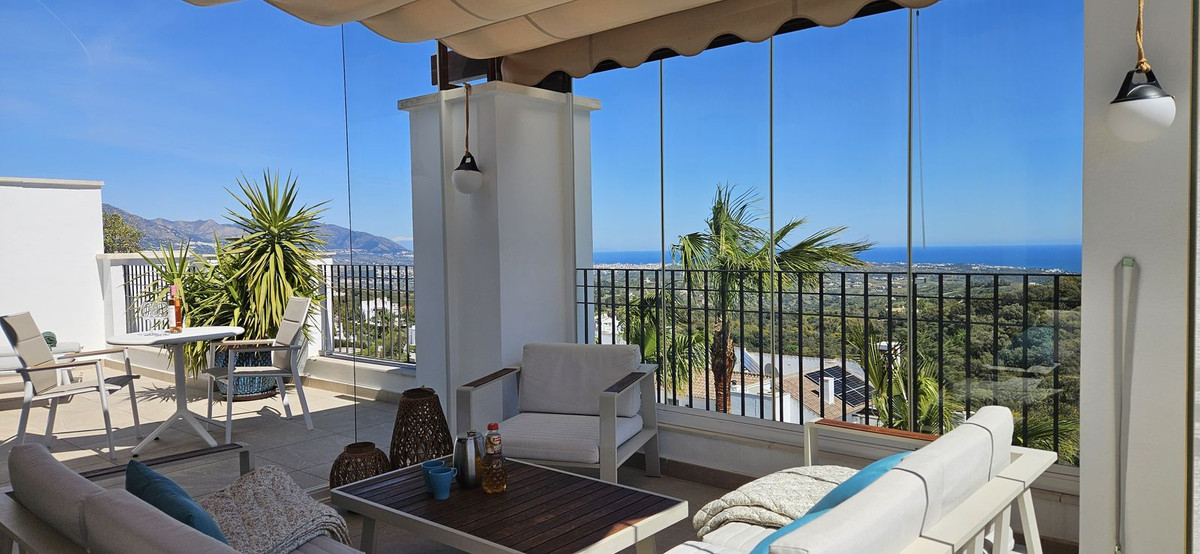 3 Bed Apartment for sale in La Mairena Costa Del Sol, Málaga, Spain
