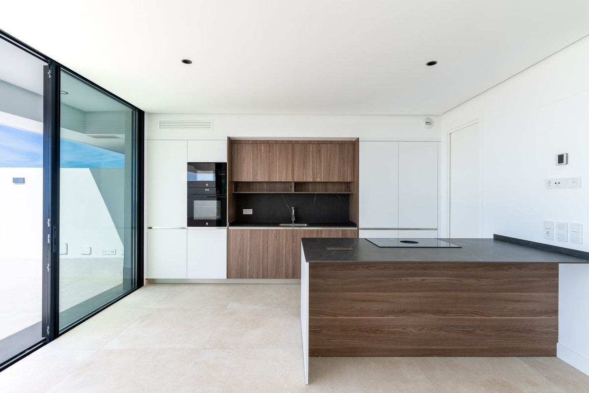 2 Bed Apartment for sale in Estepona Costa Del Sol, Málaga, Spain