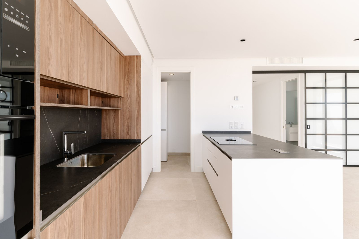 2 Bed Apartment for sale in Estepona Costa Del Sol, Málaga, Spain
