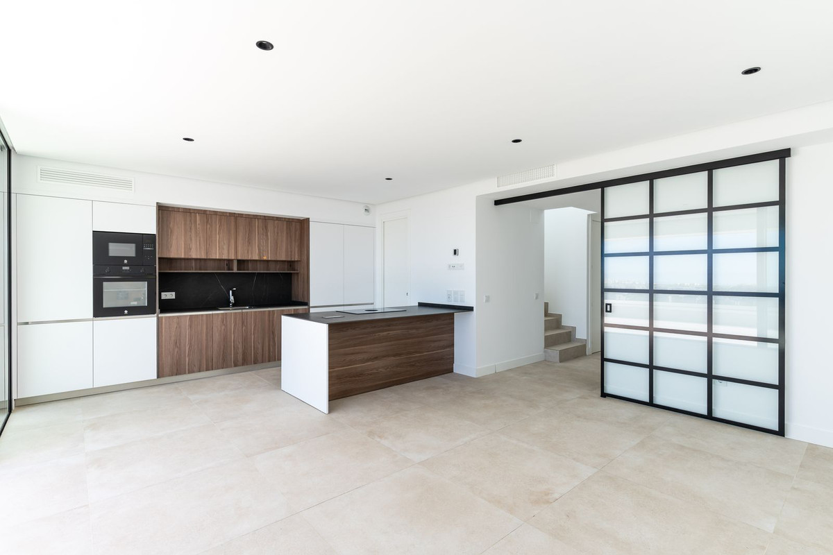 2 Bed Apartment for sale in Estepona Costa Del Sol, Málaga, Spain