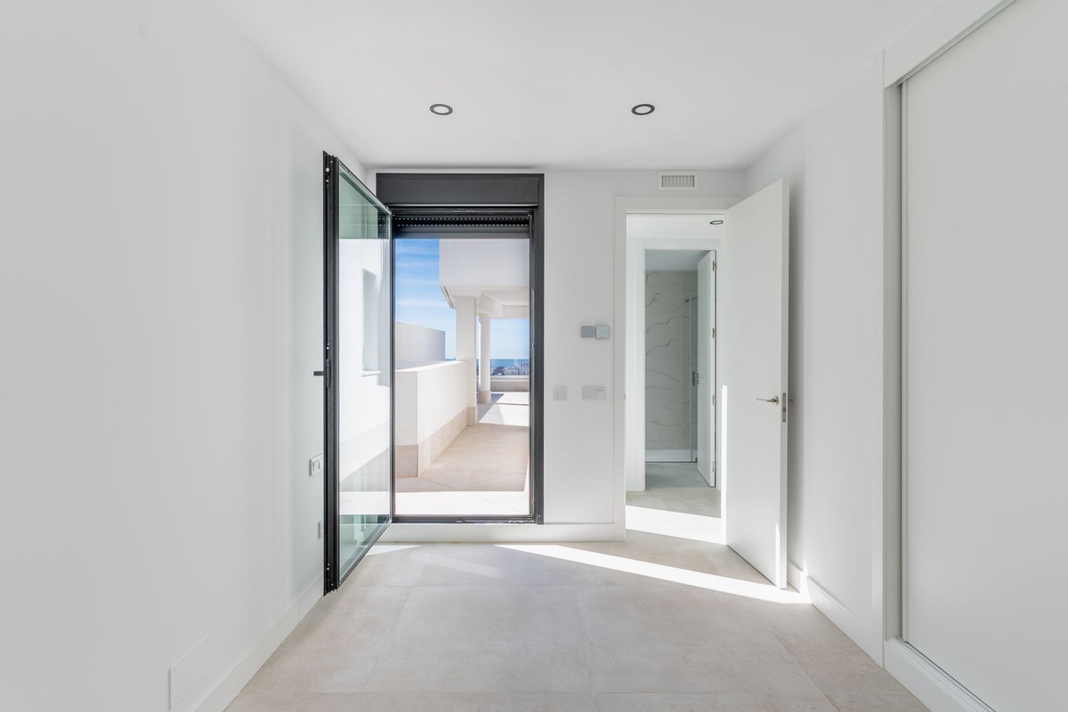 2 Bed Apartment for sale in Estepona Costa Del Sol, Málaga, Spain
