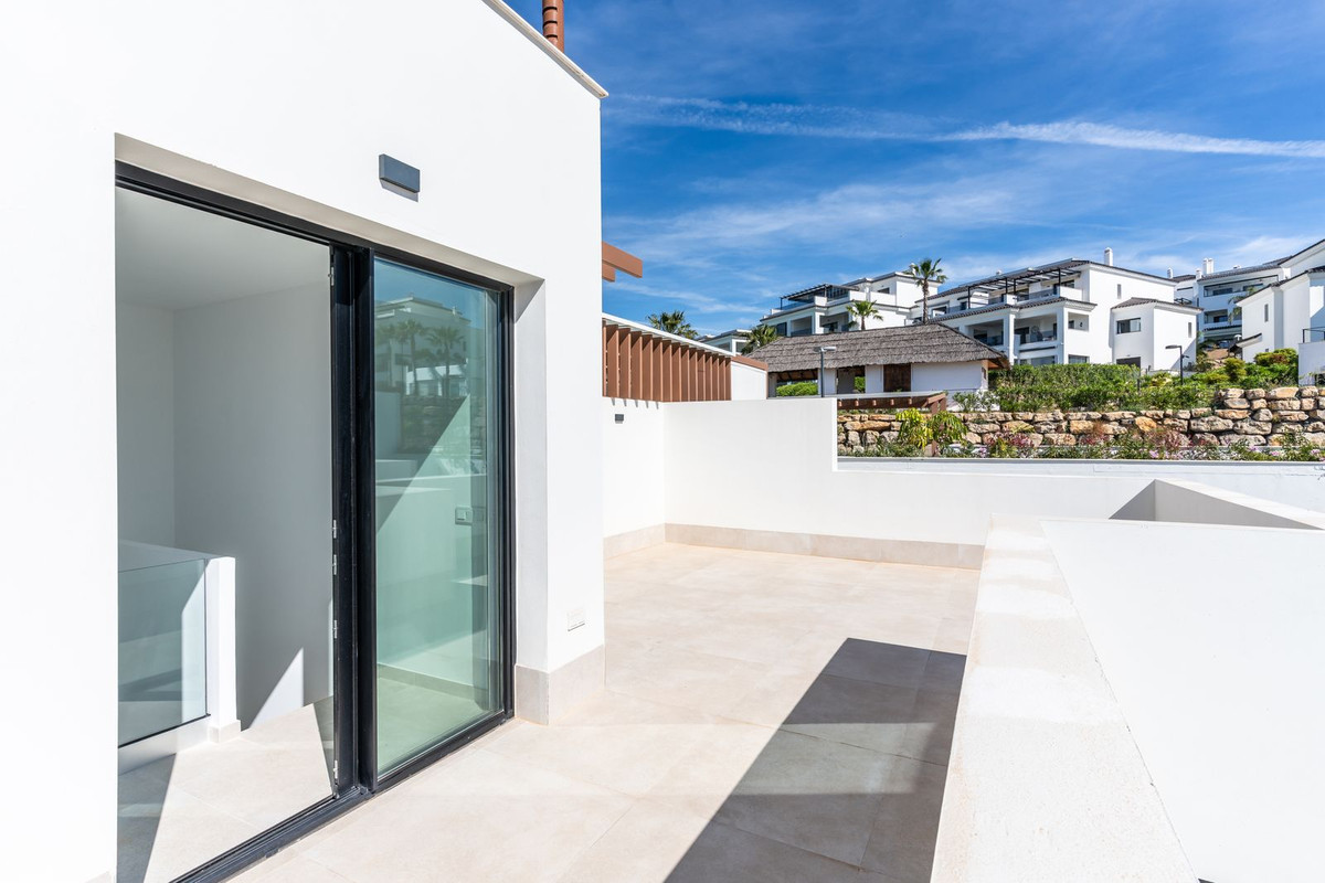 2 Bed Apartment for sale in Estepona Costa Del Sol, Málaga, Spain