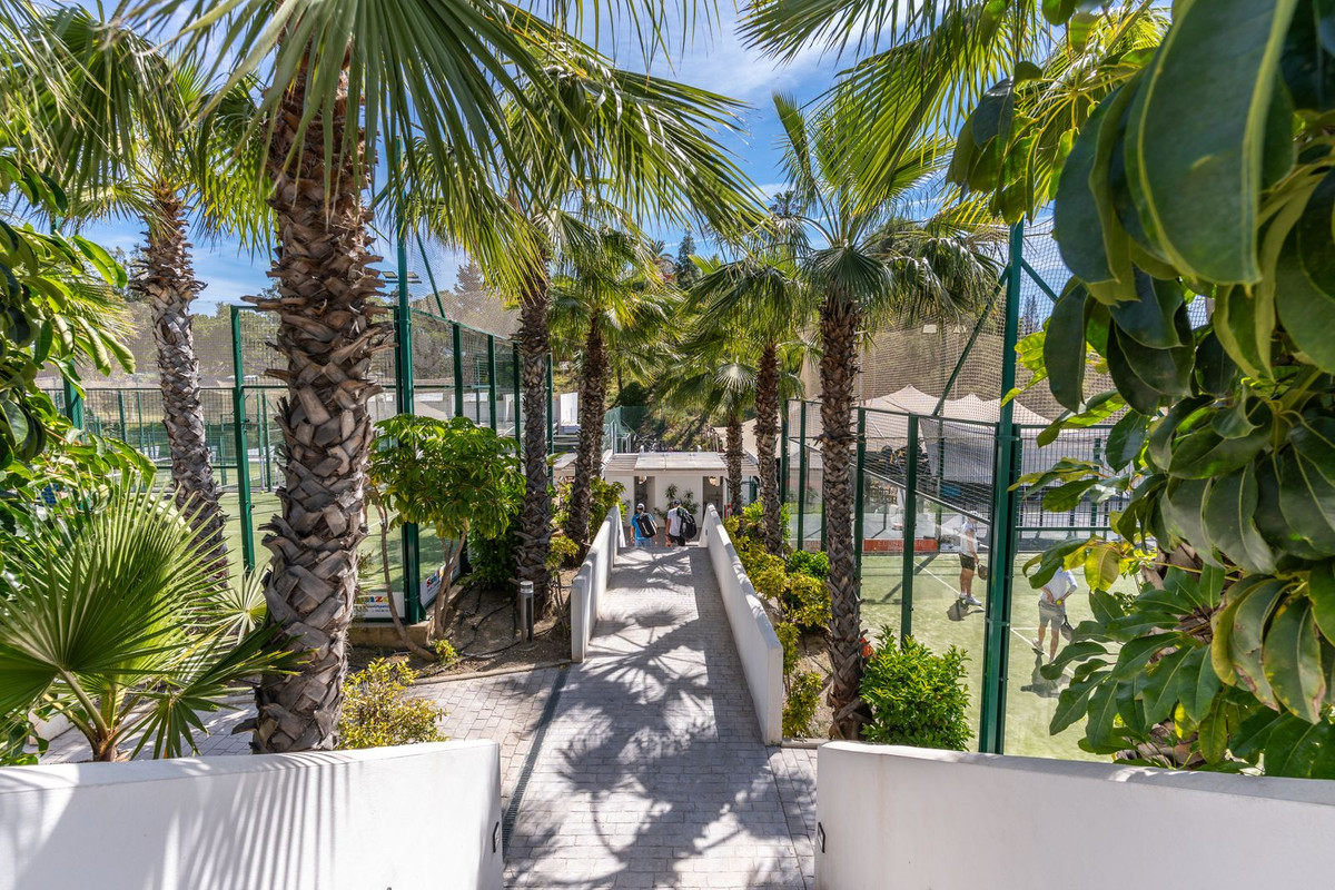 2 Bed Apartment for sale in Estepona Costa Del Sol, Málaga, Spain