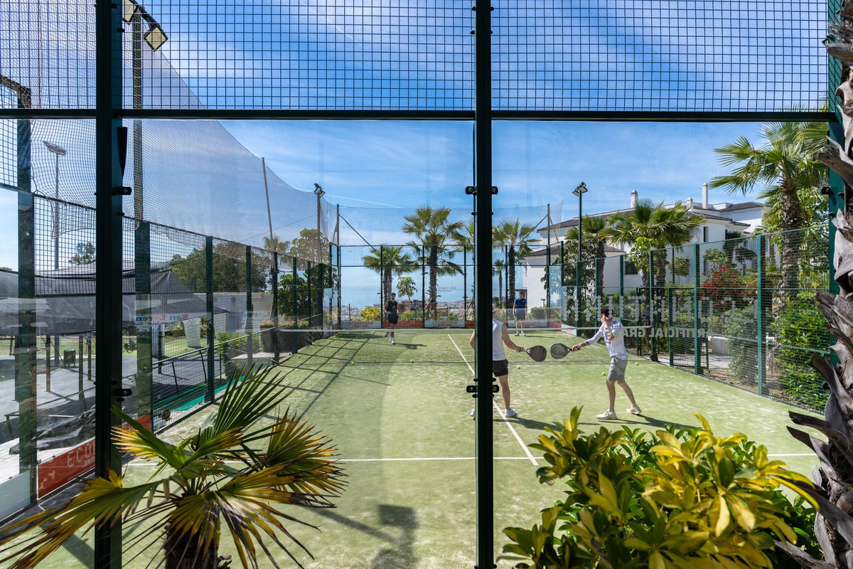 2 Bed Apartment for sale in Estepona Costa Del Sol, Málaga, Spain