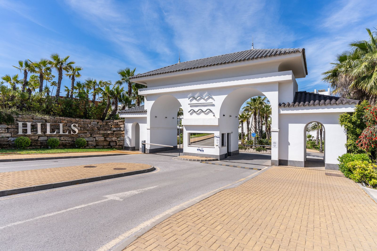 2 Bed Apartment for sale in Estepona Costa Del Sol, Málaga, Spain