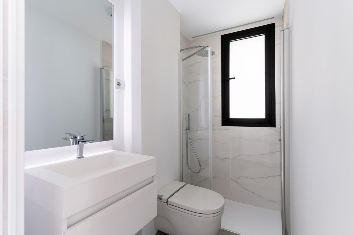 2 Bed Apartment for sale in Estepona Costa Del Sol, Málaga, Spain