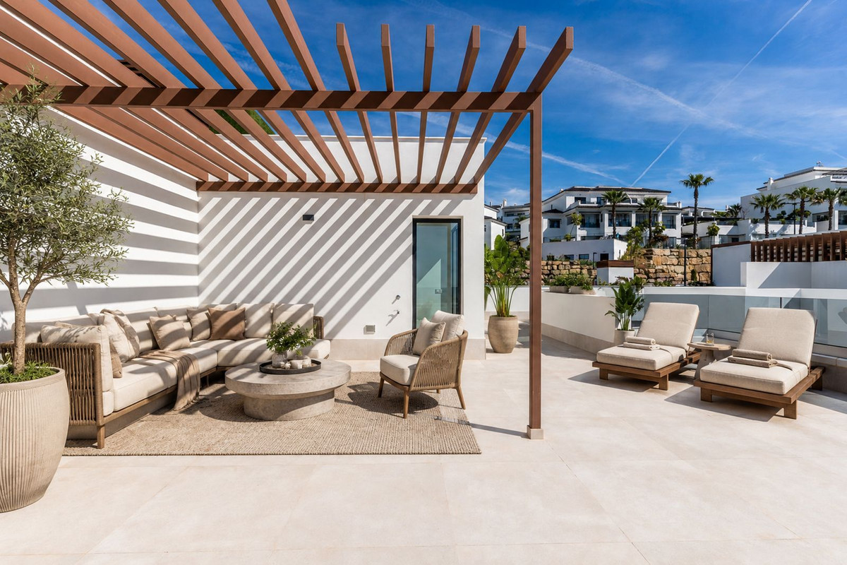 2 Bed Apartment for sale in Estepona Costa Del Sol, Málaga, Spain