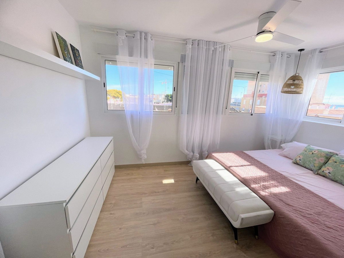 Se vende Apartamento Planta Media de 3 dormitorios en Costa Calida, Murcia, España