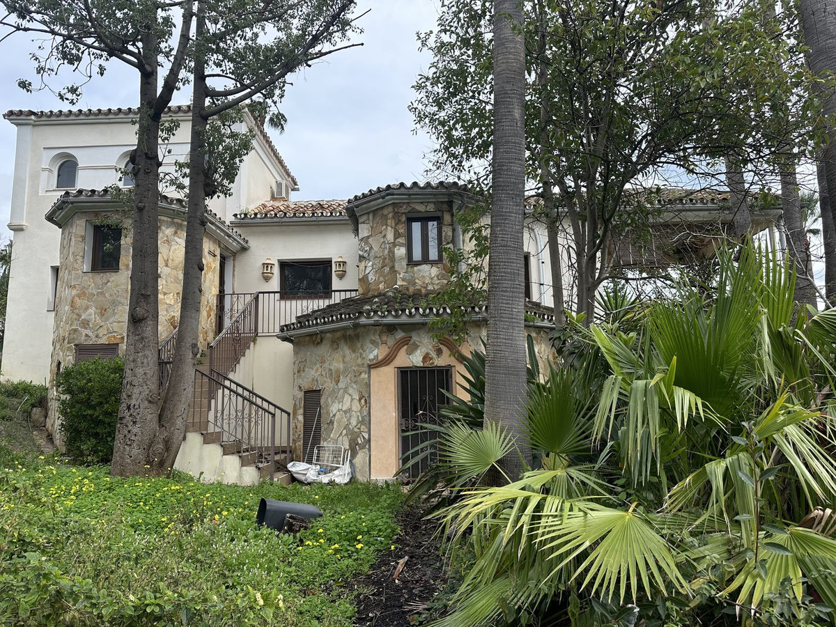 Plots for sale in Nagüeles Costa Del Sol, Málaga, Spain