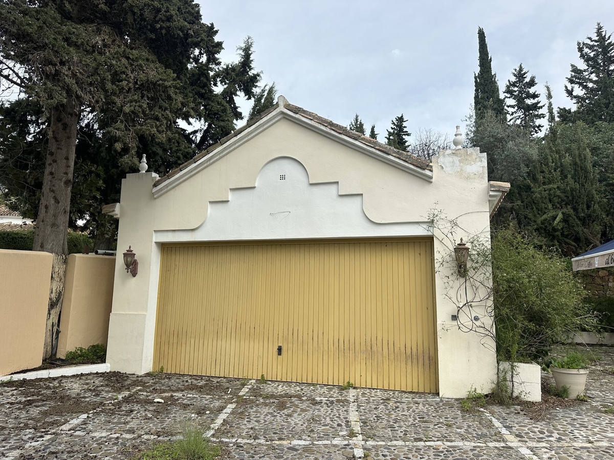 Plots for sale in Nagüeles Costa Del Sol, Málaga, Spain