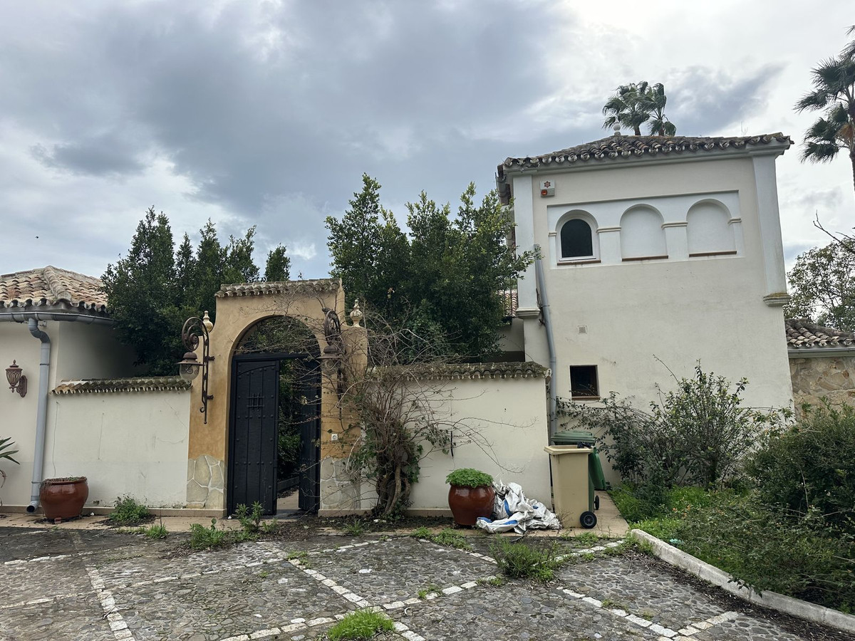 Plots for sale in Nagüeles Costa Del Sol, Málaga, Spain