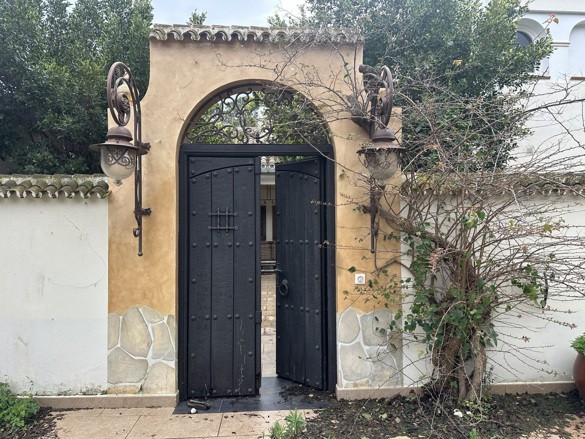 Plots for sale in Nagüeles Costa Del Sol, Málaga, Spain