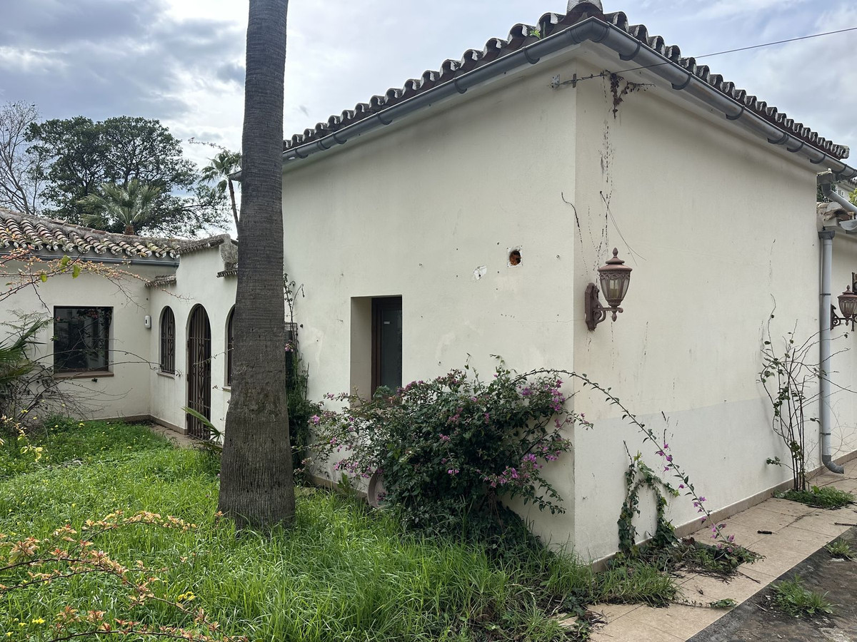 Plots for sale in Nagüeles Costa Del Sol, Málaga, Spain
