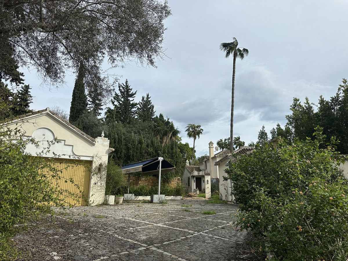 Plots for sale in Nagüeles Costa Del Sol, Málaga, Spain