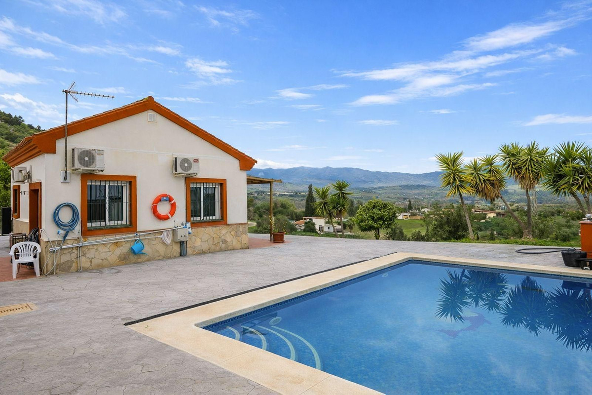 2 Bed Townhouse for sale in Coín Costa Del Sol, Málaga, Spain
