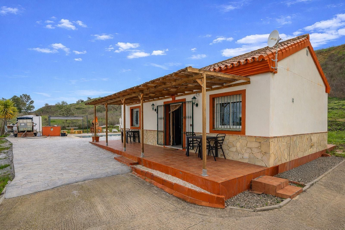 2 Bed Townhouse for sale in Coín Costa Del Sol, Málaga, Spain