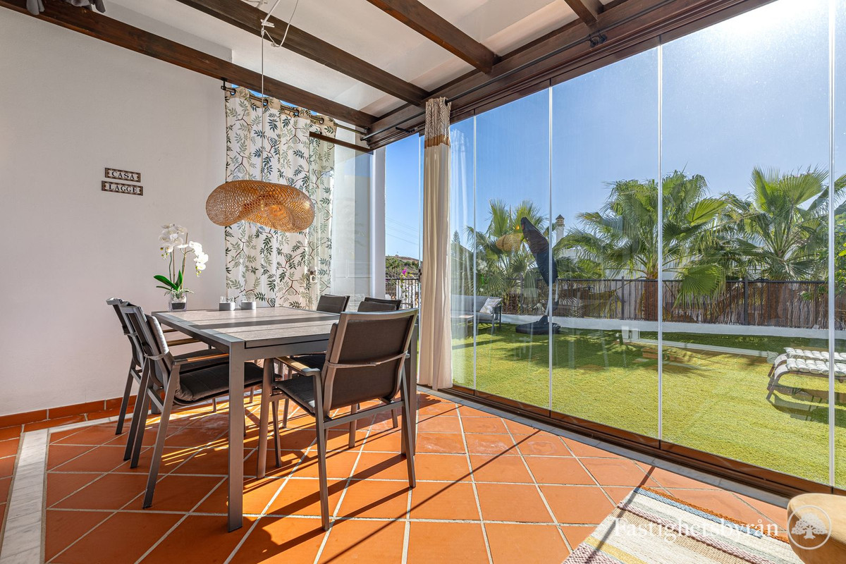 3 Bed Apartment for sale in Benahavís Costa Del Sol, Málaga, Spain