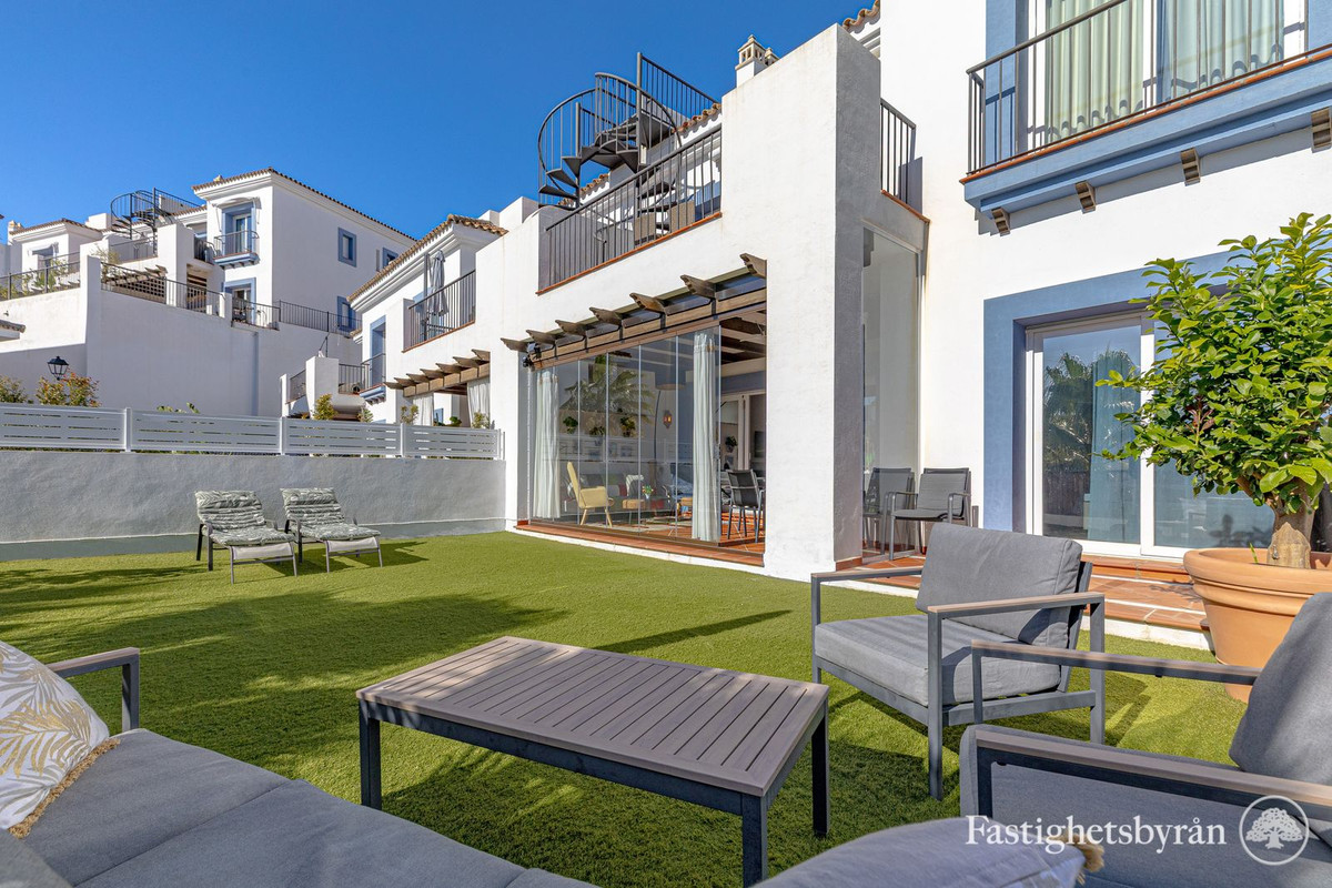 3 Bed Apartment for sale in Benahavís Costa Del Sol, Málaga, Spain