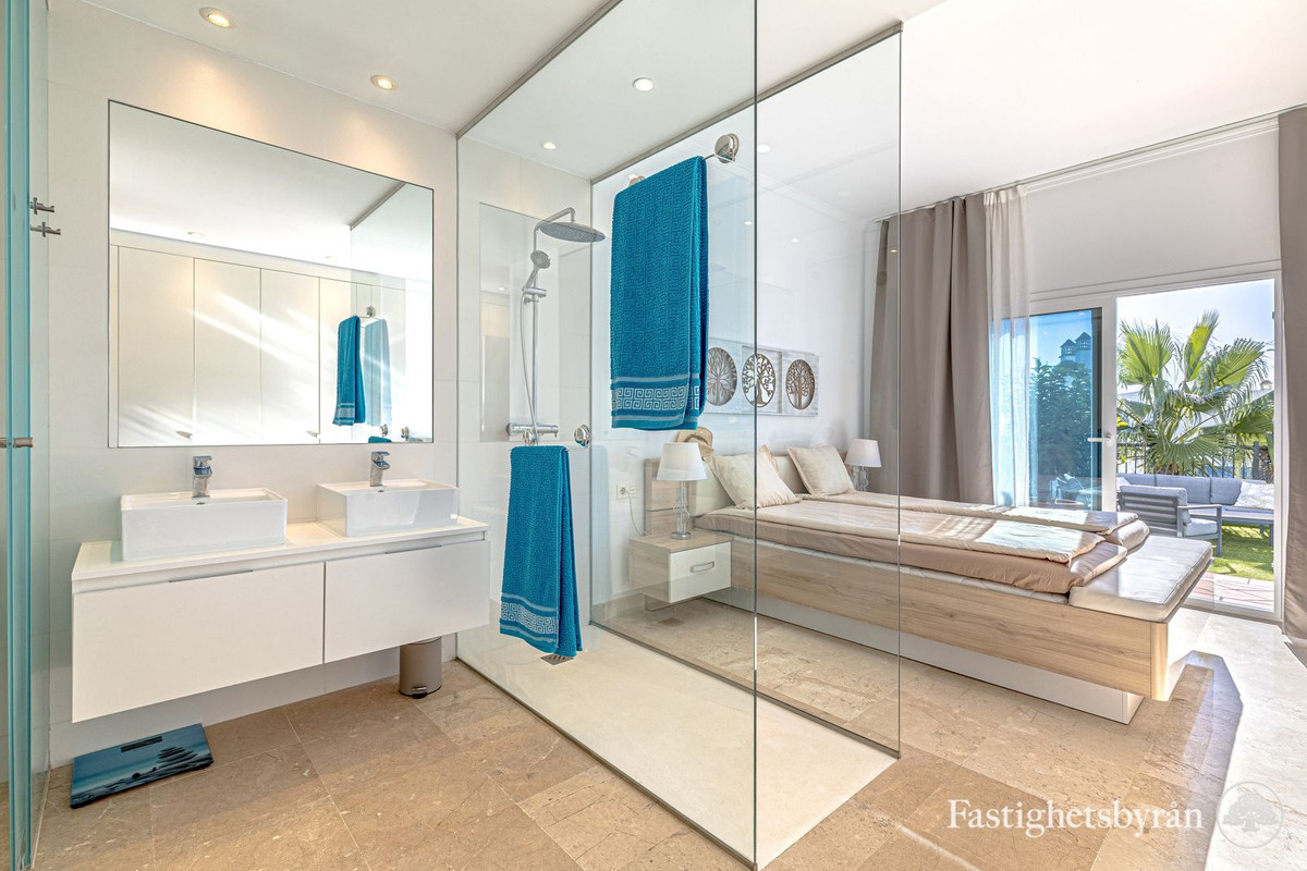3 Bed Apartment for sale in Benahavís Costa Del Sol, Málaga, Spain