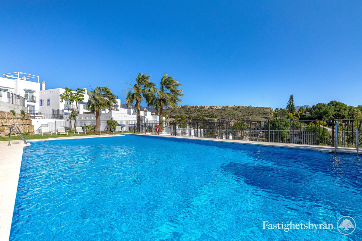 3 Bed Apartment for sale in Benahavís Costa Del Sol, Málaga, Spain