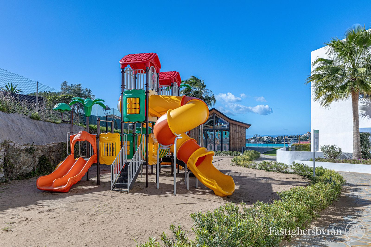 3 Bed Apartment for sale in Benahavís Costa Del Sol, Málaga, Spain
