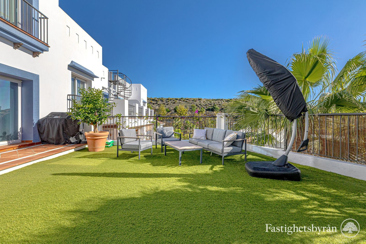 3 Bed Apartment for sale in Benahavís Costa Del Sol, Málaga, Spain