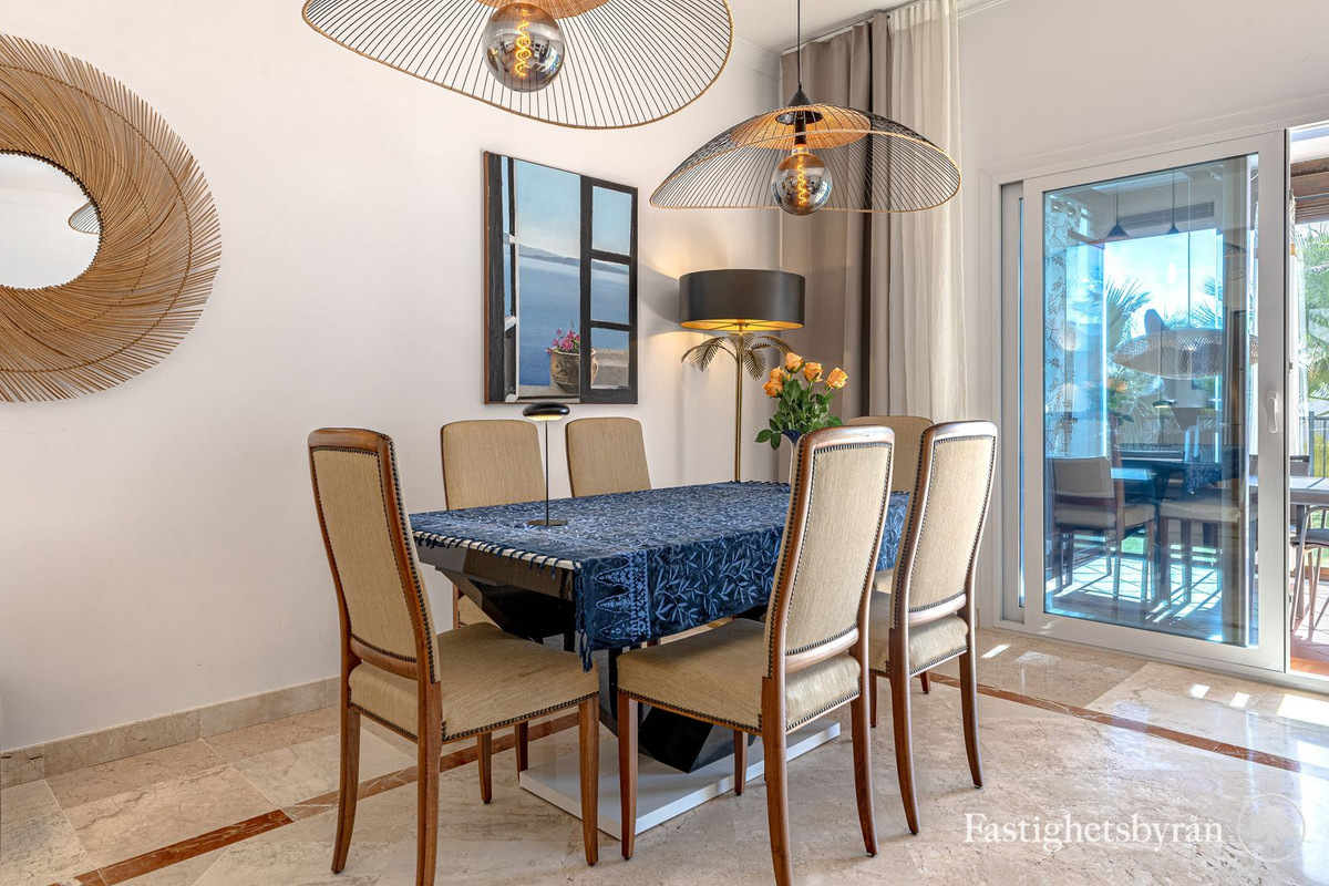 3 Bed Apartment for sale in Benahavís Costa Del Sol, Málaga, Spain