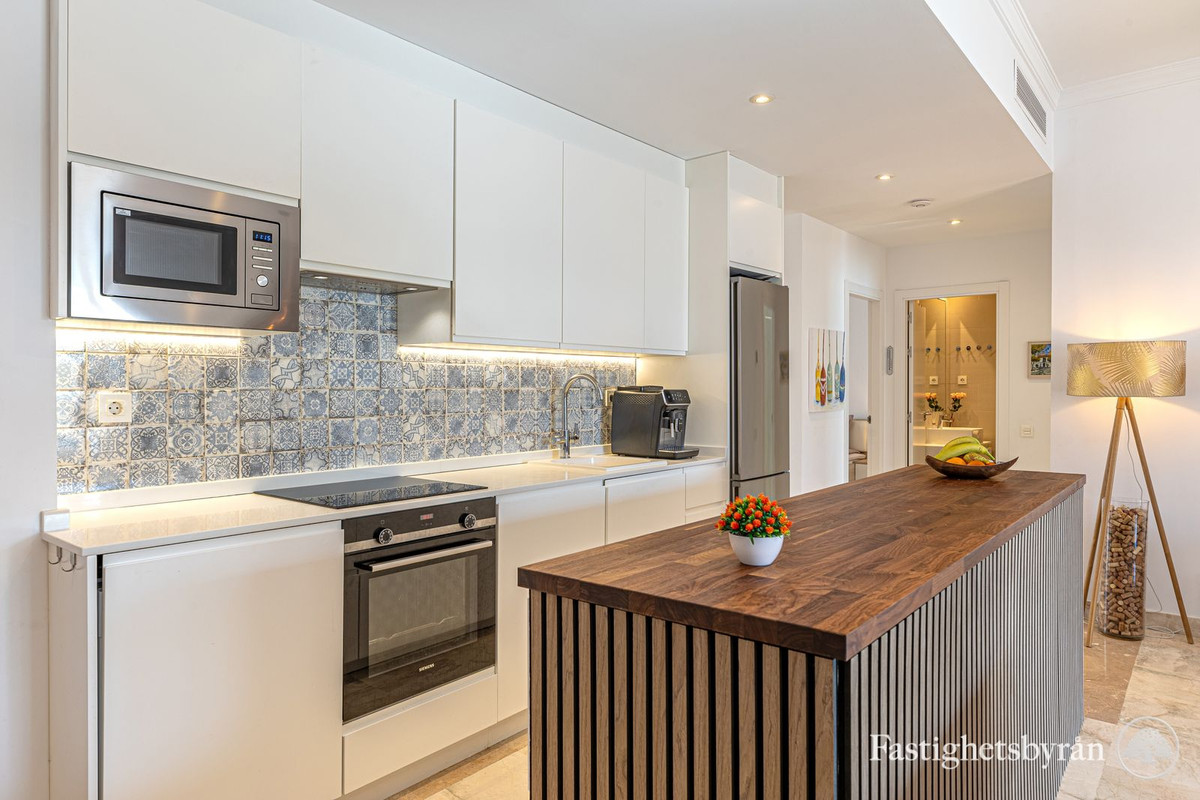 3 Bed Apartment for sale in Benahavís Costa Del Sol, Málaga, Spain