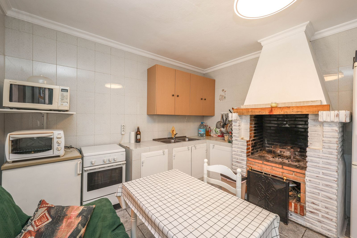 3 Bed Townhouse for sale in Coín Costa Del Sol, Málaga, Spain