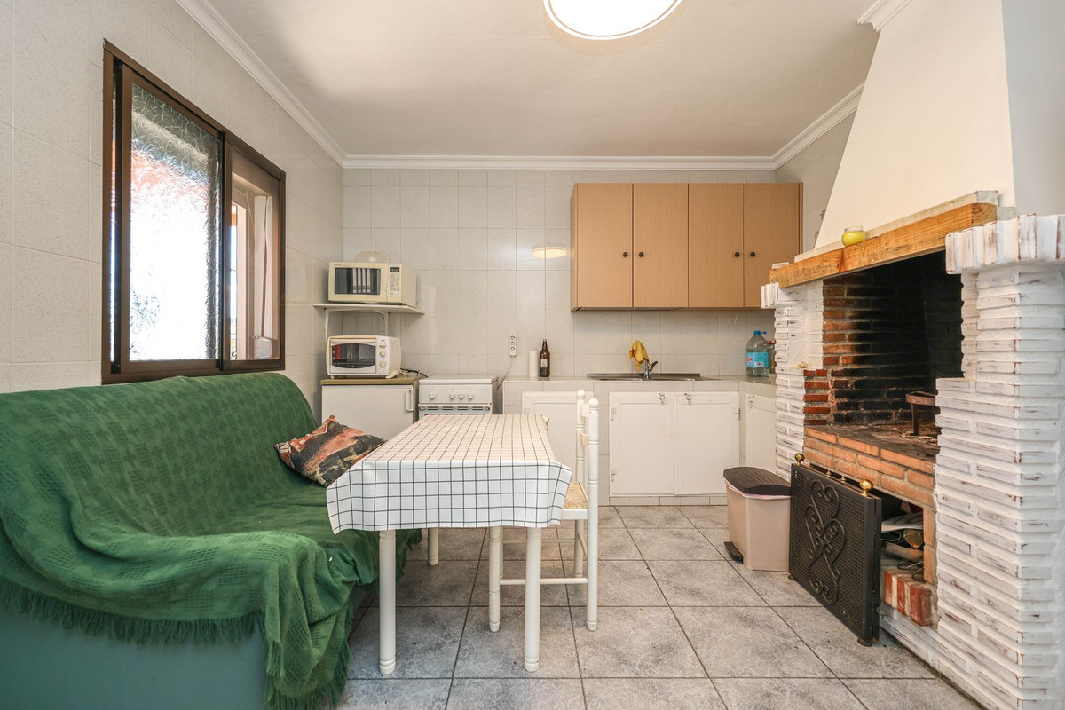 3 Bed Townhouse for sale in Coín Costa Del Sol, Málaga, Spain