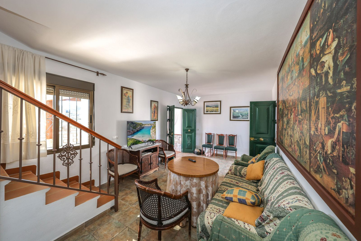 3 Bed Townhouse for sale in Coín Costa Del Sol, Málaga, Spain