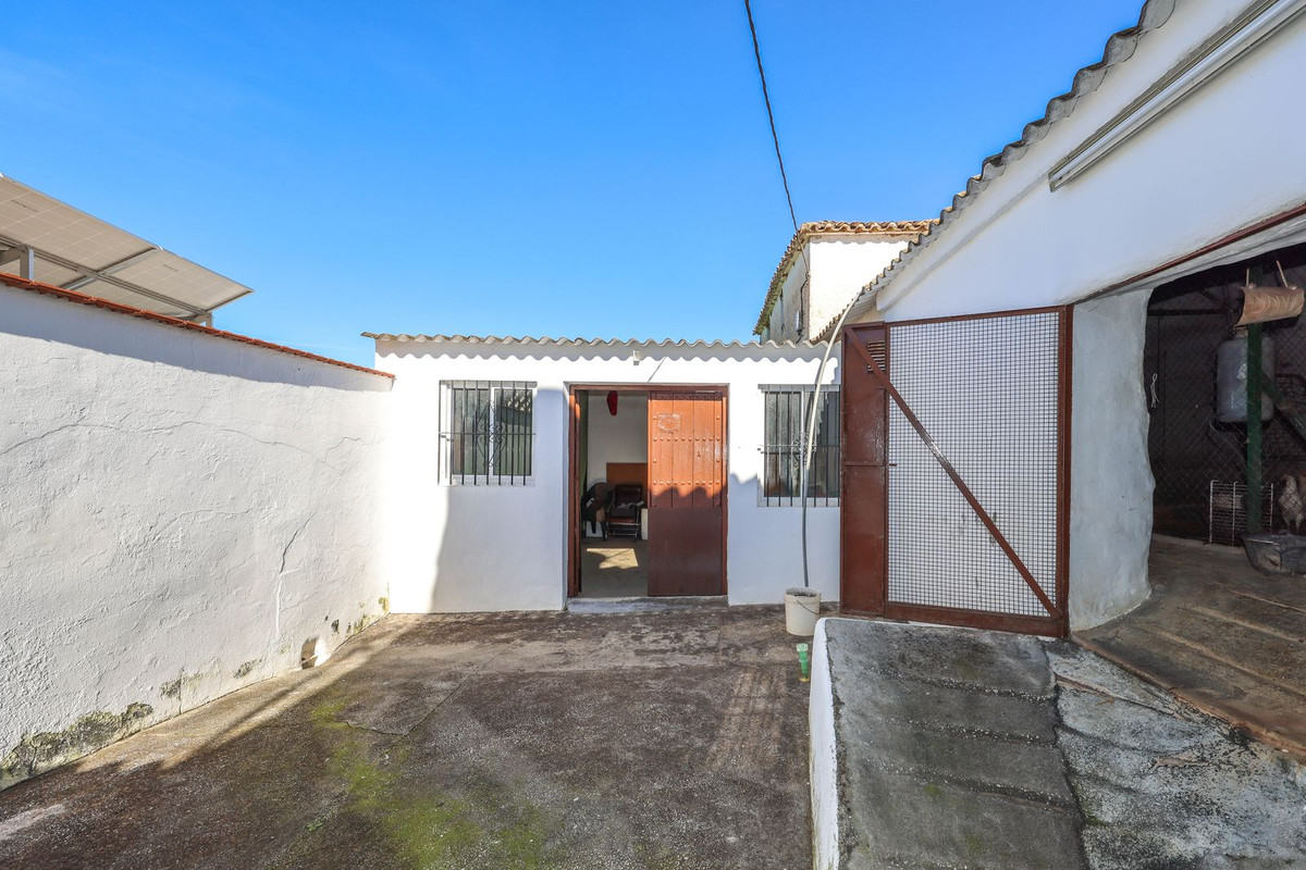 3 Bed Townhouse for sale in Coín Costa Del Sol, Málaga, Spain