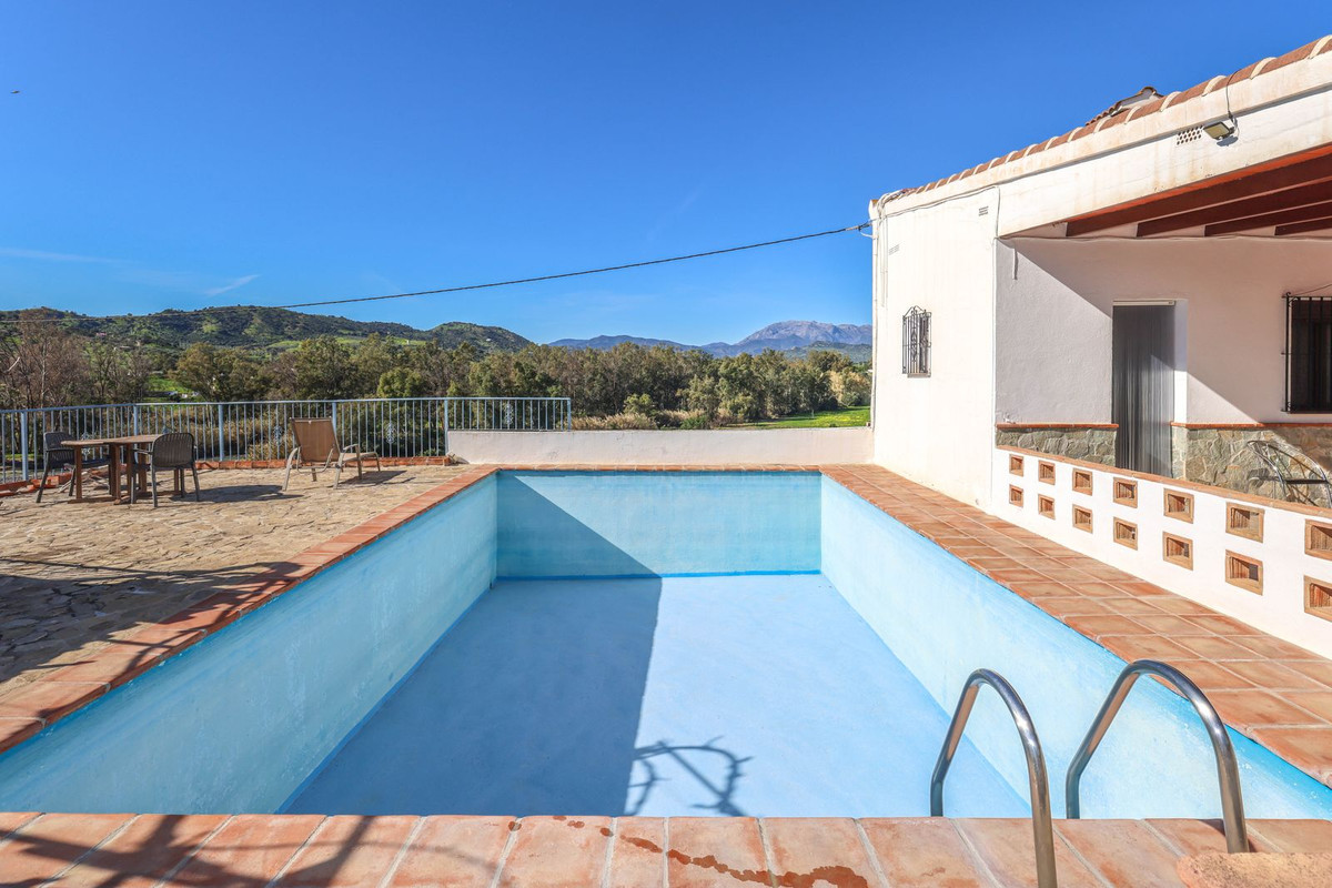 3 Bed Townhouse for sale in Coín Costa Del Sol, Málaga, Spain