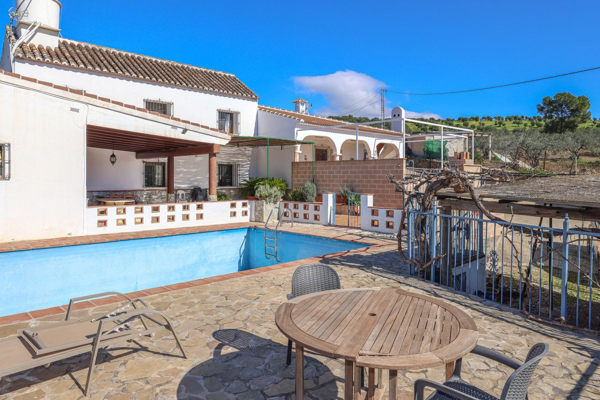 3 Bed Townhouse for sale in Coín Costa Del Sol, Málaga, Spain