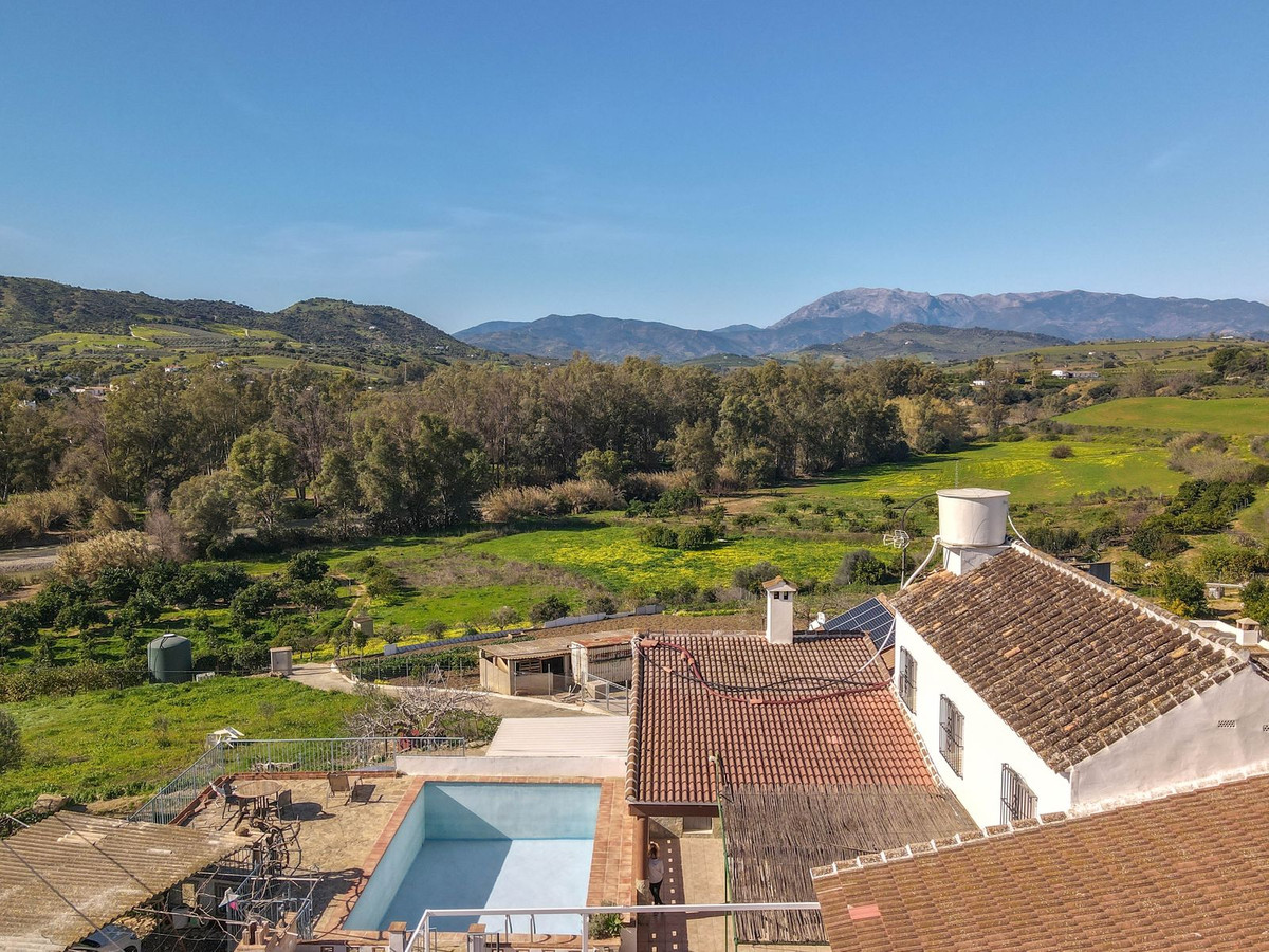 3 Bed Townhouse for sale in Coín Costa Del Sol, Málaga, Spain
