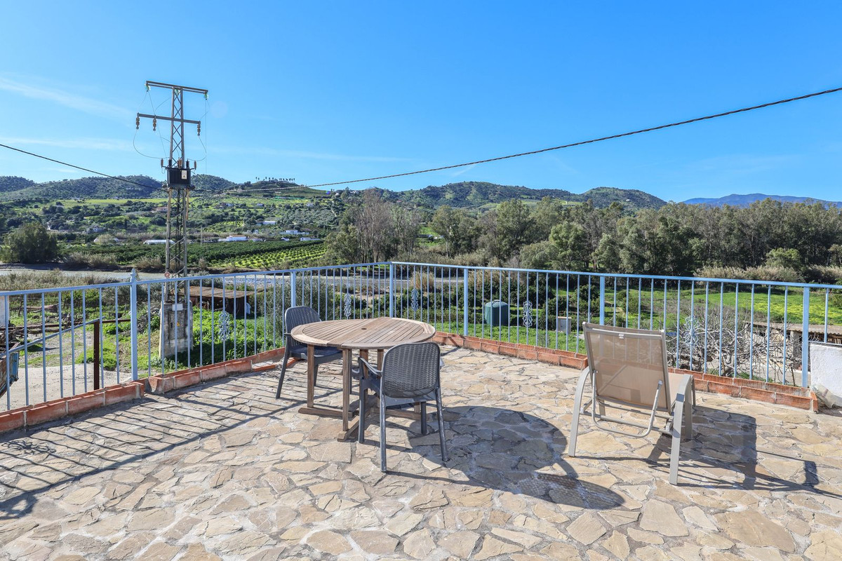 3 Bed Townhouse for sale in Coín Costa Del Sol, Málaga, Spain
