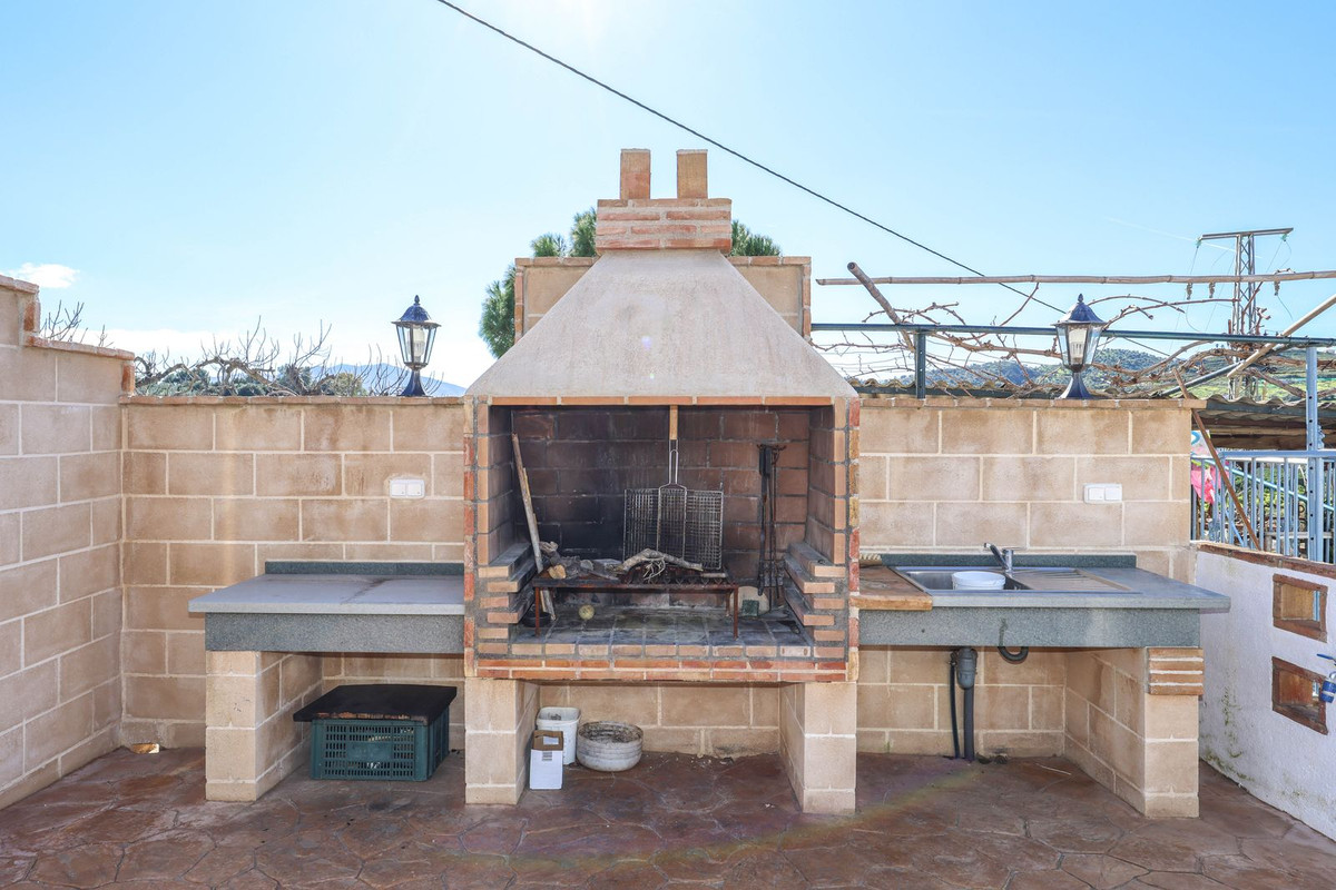 3 Bed Townhouse for sale in Coín Costa Del Sol, Málaga, Spain