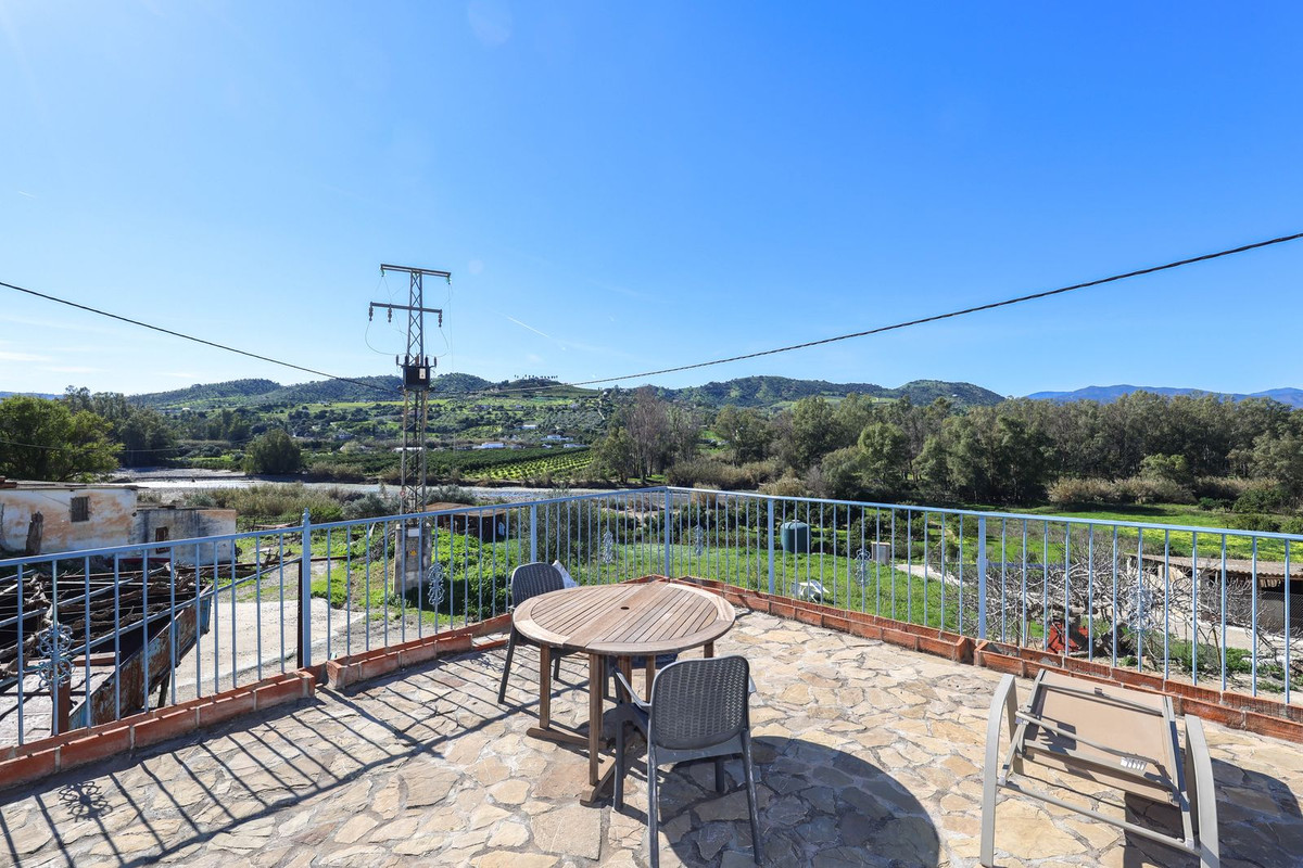 3 Bed Townhouse for sale in Coín Costa Del Sol, Málaga, Spain