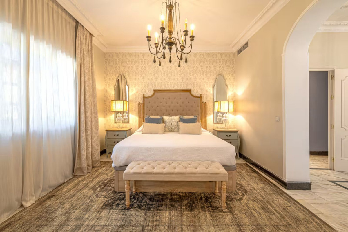 Se vende Villa - Chalet de 10 dormitorios en Costa Del Sol, Málaga, España