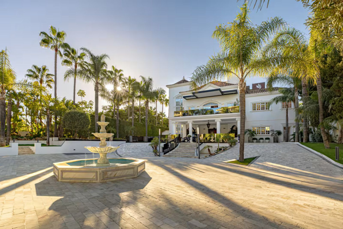 Se vende Villa - Chalet de 10 dormitorios en Costa Del Sol, Málaga, España