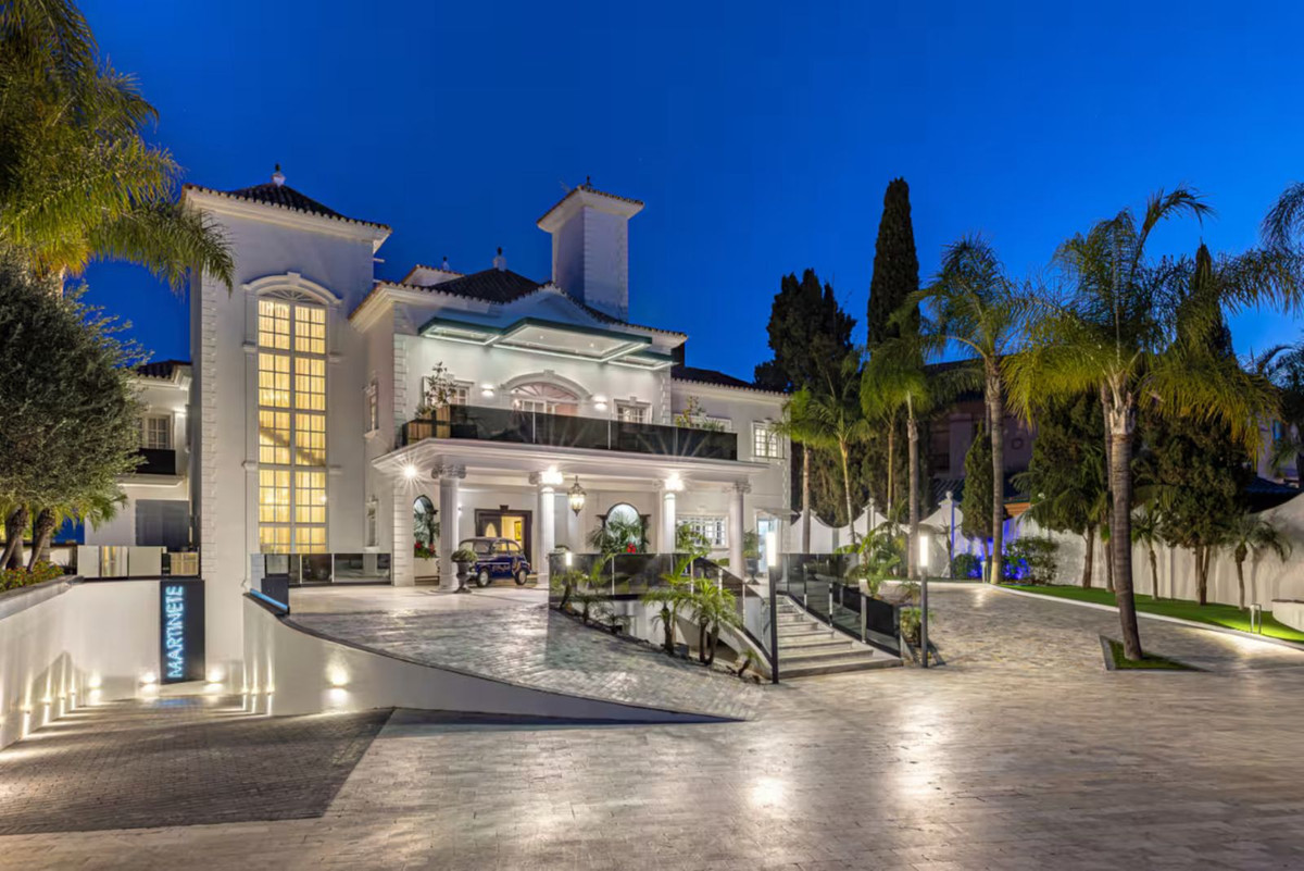 Se vende Villa - Chalet de 10 dormitorios en Costa Del Sol, Málaga, España